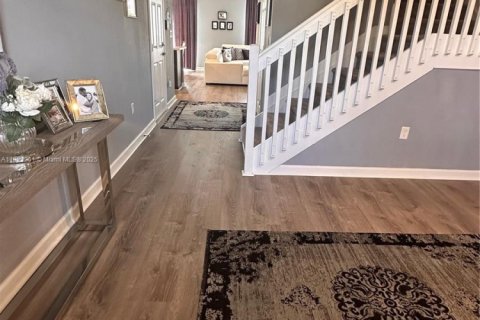 Townhouse in Hialeah, Florida 4 bedrooms, 177.26 sq.m. № 1976326 - photo 7