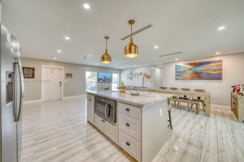 House in Palmetto Bay, Florida 3 bedrooms, 153.01 sq.m. № 1788940 - photo 8