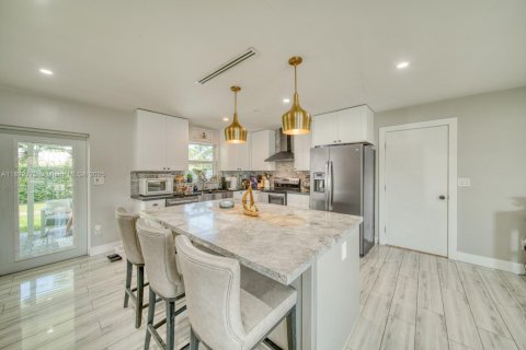 House in Palmetto Bay, Florida 3 bedrooms, 153.01 sq.m. № 1788940 - photo 7