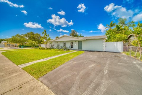 House in Palmetto Bay, Florida 3 bedrooms, 153.01 sq.m. № 1788940 - photo 22