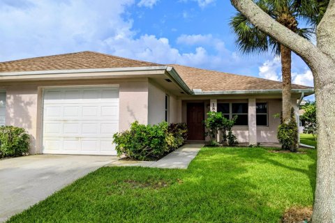 Apartment in St. Lucie, Florida 2 bedrooms, 119.47 sq.m. № 2086028