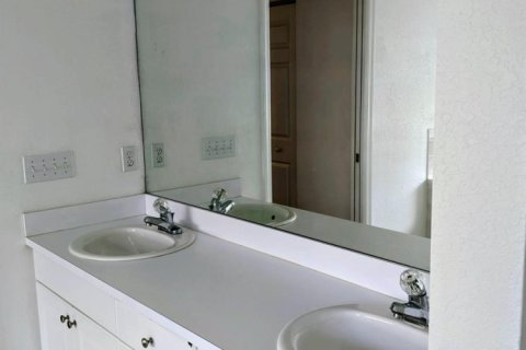 Apartment in St. Lucie, Florida 2 bedrooms, 119.47 sq.m. № 2086028 - photo 18