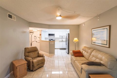 Condo in Port Charlotte, Florida, 3 bedrooms № 2117391 - photo 7