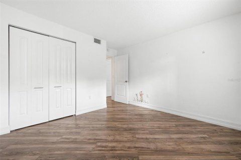 Снять в аренду кондоминиум в Сарасота, Флорида 4 комнаты, 89.56м2, № 2093567 - фото 13