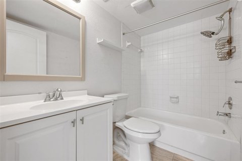 Снять в аренду кондоминиум в Сарасота, Флорида 4 комнаты, 89.56м2, № 2093567 - фото 17