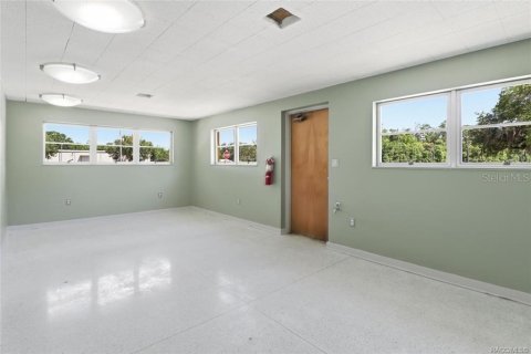 Propiedad comercial en venta en Inglis, Florida, 137.5 m2 № 2342195 - foto 22