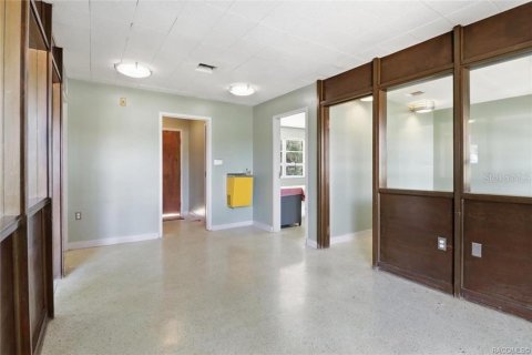 Propiedad comercial en venta en Inglis, Florida, 137.5 m2 № 2342195 - foto 8