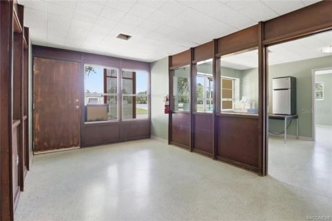 Propiedad comercial en venta en Inglis, Florida, 137.5 m2 № 2342195 - foto 11