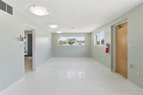 Propiedad comercial en venta en Inglis, Florida, 137.5 m2 № 2342195 - foto 21