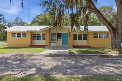 Propiedad comercial en Inglis, Florida 137.5 m2 № 2342195