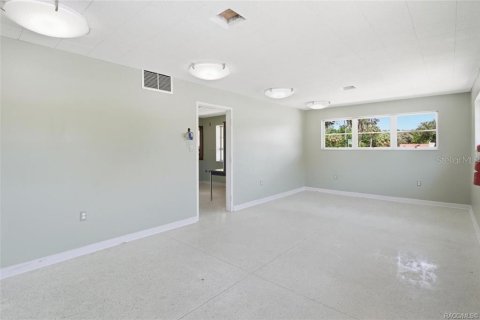 Propiedad comercial en venta en Inglis, Florida, 137.5 m2 № 2342195 - foto 24