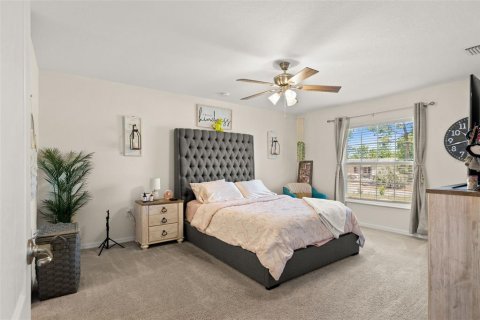 House in Spring Hill, Florida 3 bedrooms, 159.98 sq.m. № 2151785 - photo 7