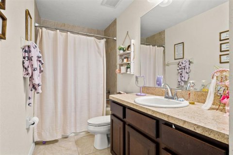 House in Spring Hill, Florida 3 bedrooms, 159.98 sq.m. № 2151785 - photo 12