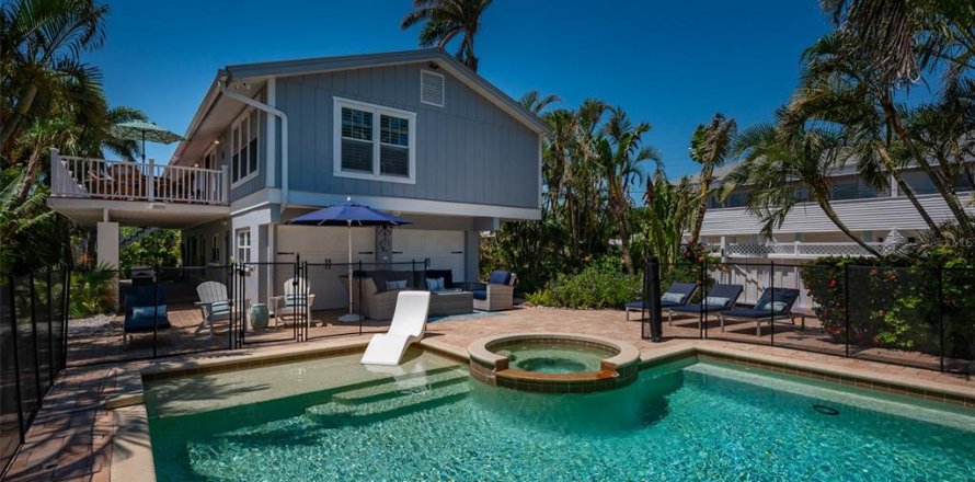 Villa ou maison à Longboat Key, Floride 2 chambres, 126.35 m2 № 1735009