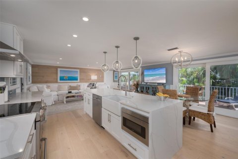 Villa ou maison à vendre à Longboat Key, Floride: 2 chambres, 126.35 m2 № 1735009 - photo 11