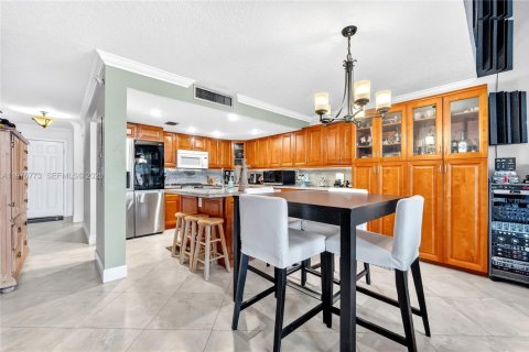 Casa en venta en Pembroke Pines, Florida, 2 dormitorios, 122.45 m2 № 2040579 - foto 8