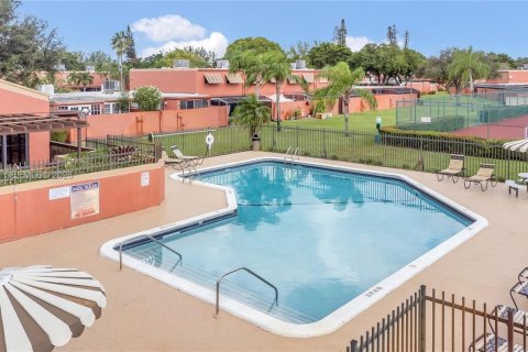 Casa en venta en Pembroke Pines, Florida, 2 dormitorios, 122.45 m2 № 2040579 - foto 23