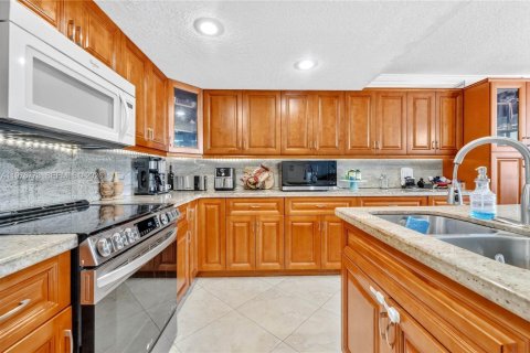 Casa en venta en Pembroke Pines, Florida, 2 dormitorios, 122.45 m2 № 2040579 - foto 9