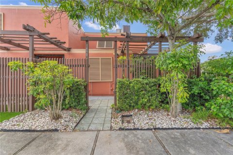 Villa ou maison à Pembroke Pines, Floride 2 chambres, 122.45 m2 № 2040579