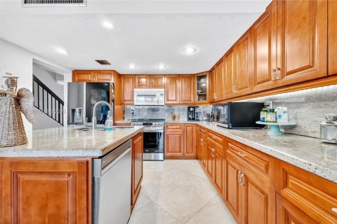 Casa en venta en Pembroke Pines, Florida, 2 dormitorios, 122.45 m2 № 2040579 - foto 7