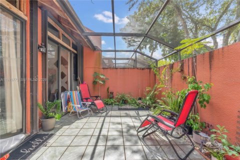 Casa en venta en Pembroke Pines, Florida, 2 dormitorios, 122.45 m2 № 2040579 - foto 21