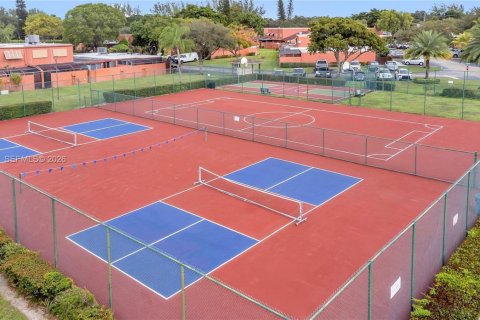 Casa en venta en Pembroke Pines, Florida, 2 dormitorios, 122.45 m2 № 2040579 - foto 24