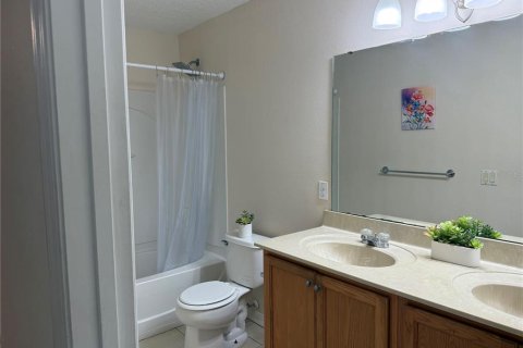 Casa en alquiler en Kissimmee, Florida, 5 dormitorios, 290.97 m2 № 1917957 - foto 12