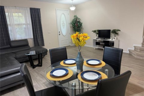 Casa en alquiler en Kissimmee, Florida, 5 dormitorios, 290.97 m2 № 1917957 - foto 3