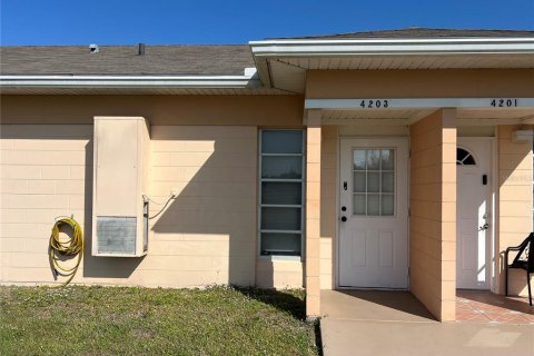 House in Lake Wales, Florida 1 bedroom, 60.2 sq.m. № 1833534 - photo 1