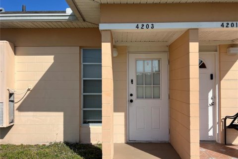 House in Lake Wales, Florida 1 bedroom, 60.2 sq.m. № 1833534 - photo 2