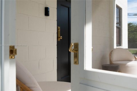 Townhouse in Miami, Florida 3 bedrooms, 149.02 sq.m. № 2009011 - photo 5