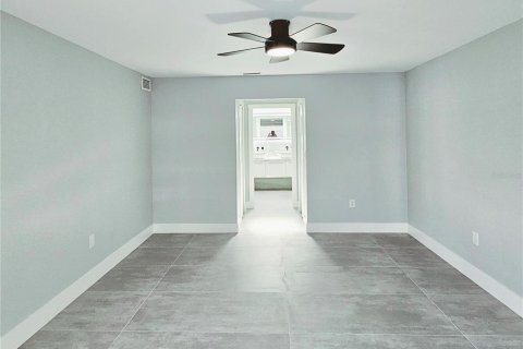 House in Port Charlotte, Florida 3 bedrooms, 160.72 sq.m. № 1910360 - photo 5