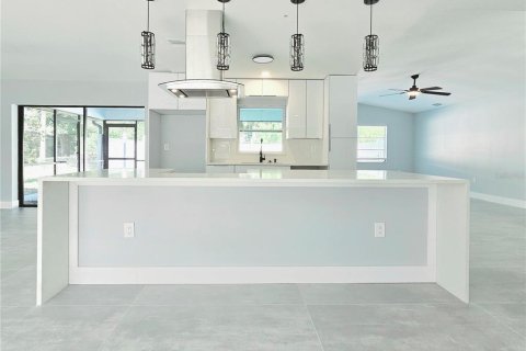 House in Port Charlotte, Florida 3 bedrooms, 160.72 sq.m. № 1910360 - photo 13