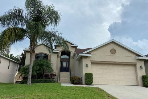 House in Tarpon Springs, Florida 3 bedrooms, 140 sq.m. № 1347201 - photo 1
