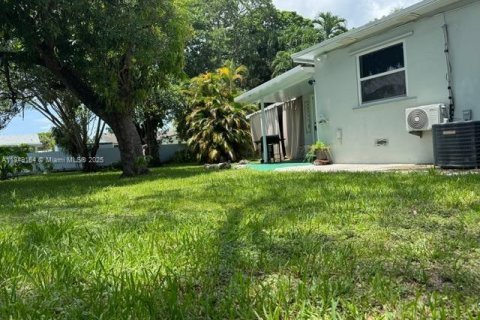 Casa en venta en Hallandale Beach, Florida, 3 dormitorios, 117.61 m2 № 1850621 - foto 30