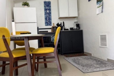 Casa en venta en Hallandale Beach, Florida, 3 dormitorios, 117.61 m2 № 1850621 - foto 2