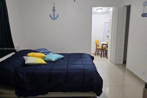 Casa en venta en Hallandale Beach, Florida, 3 dormitorios, 117.61 m2 № 1850621 - foto 15