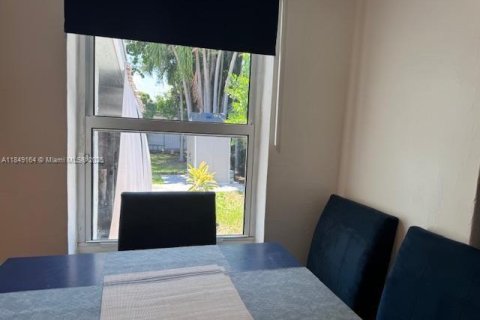 Casa en venta en Hallandale Beach, Florida, 3 dormitorios, 117.61 m2 № 1850621 - foto 6