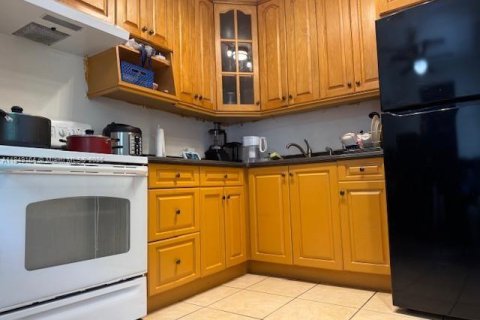 Casa en venta en Hallandale Beach, Florida, 3 dormitorios, 117.61 m2 № 1850621 - foto 5