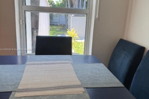 Casa en venta en Hallandale Beach, Florida, 3 dormitorios, 117.61 m2 № 1850621 - foto 7