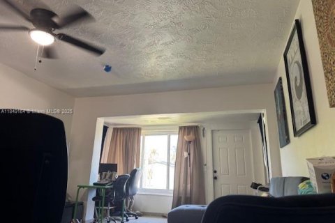 Casa en venta en Hallandale Beach, Florida, 3 dormitorios, 117.61 m2 № 1850621 - foto 10