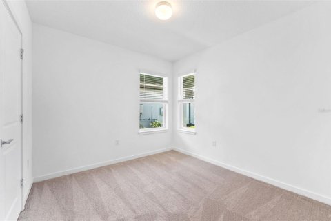 House in Wildwood, Florida 4 bedrooms, 146.79 sq.m. № 2200659 - photo 13