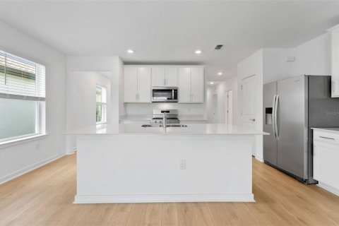 House in Wildwood, Florida 4 bedrooms, 146.79 sq.m. № 2200659 - photo 4