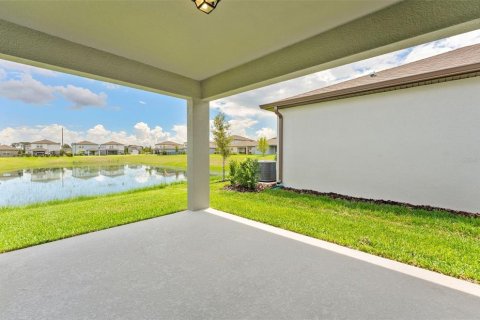 House in Wildwood, Florida 4 bedrooms, 146.79 sq.m. № 2200659 - photo 17