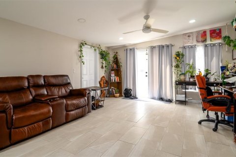 House in Englewood, Florida 4 bedrooms, 167.5 sq.m. № 1733381 - photo 8