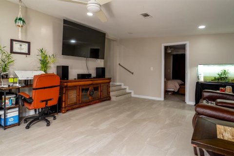 House in Englewood, Florida 4 bedrooms, 167.5 sq.m. № 1733381 - photo 11