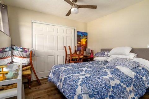 House in Englewood, Florida 4 bedrooms, 167.5 sq.m. № 1733381 - photo 25