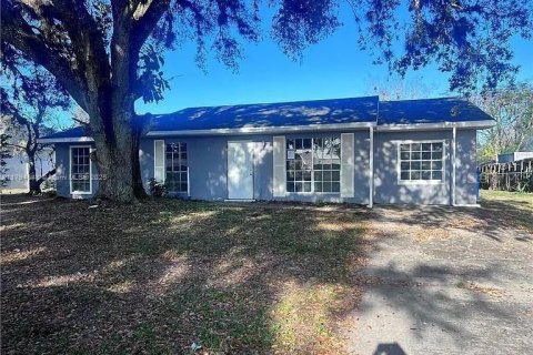 House in LaBelle, Florida 4 bedrooms, 196.21 sq.m. № 1869080 - photo 1