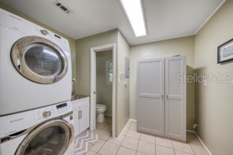 House in Clearwater, Florida 3 bedrooms, 115.94 sq.m. № 1781080 - photo 16
