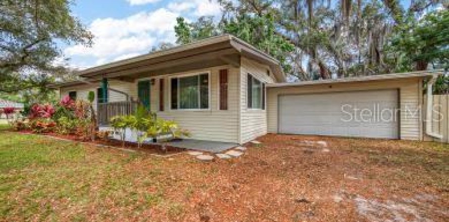 House in Clearwater, Florida 3 bedrooms, 115.94 sq.m. № 1781080